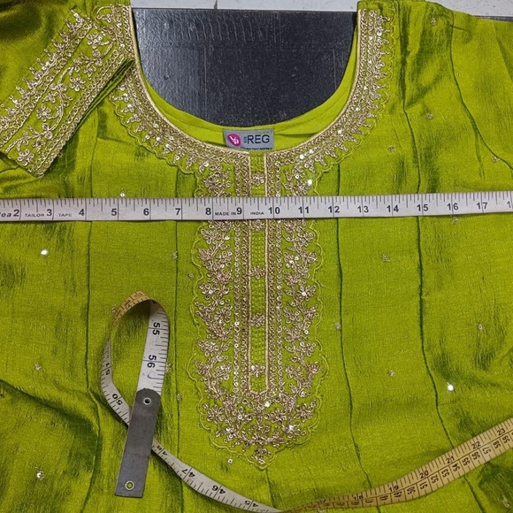 Elegant Lime Green Embroidered Women's Top Pakistani Suit Indian Wear - Picture 2 of 2